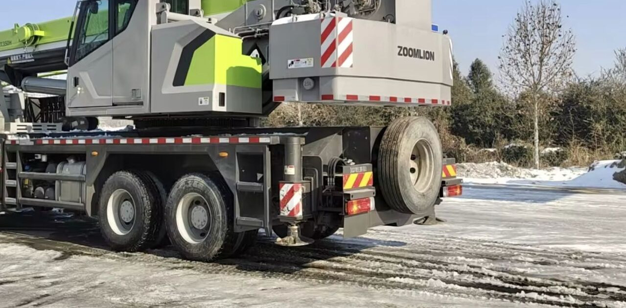Zoomlion ZTC350 ZTC250 ZTC550 ZTC1000 - Avtodvigalo: slika 4 Zoomlion ZTC350 ZTC250 ZTC550 ZTC1000 - Avtodvigalo: slika 4