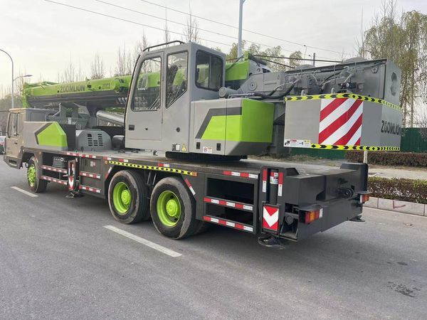Zoomlion Zoomlion ZTC251V 25 Ton High Quality Mobile Hydraulic Truck Cran - Avtodvigalo: slika 3 Zoomlion Zoomlion ZTC251V 25 Ton High Quality Mobile Hydraulic Truck Cran - Avtodvigalo: slika 3