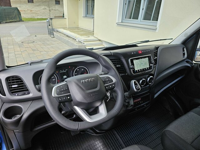 IVECO Daily 35S18HA8 3.0 Koffer Hi-Matic AHK Tacho... - Dostavno vozilo z zabojnikom: slika 4 IVECO Daily 35S18HA8 3.0 Koffer Hi-Matic AHK Tacho... - Dostavno vozilo z zabojnikom: slika 4