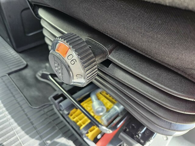 IVECO Daily 35S18HA8 3.0 Koffer Hi-Matic AHK Tacho... - Dostavno vozilo z zabojnikom: slika 2 IVECO Daily 35S18HA8 3.0 Koffer Hi-Matic AHK Tacho... - Dostavno vozilo z zabojnikom: slika 2