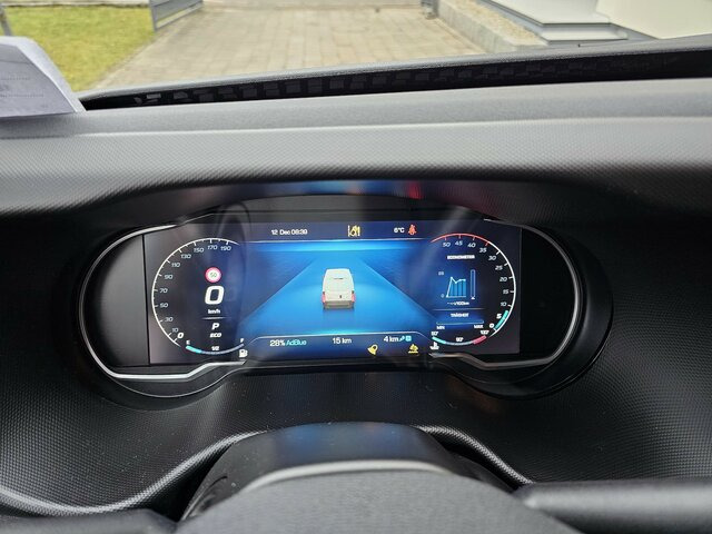 IVECO Daily 35S18HA8V DOKA Hi-Matic 12m³ L2H2 7 Sitze... - Furgon, Dostavno vozilo z dvojno kabino: slika 4 IVECO Daily 35S18HA8V DOKA Hi-Matic 12m³ L2H2 7 Sitze... - Furgon, Dostavno vozilo z dvojno kabino: slika 4