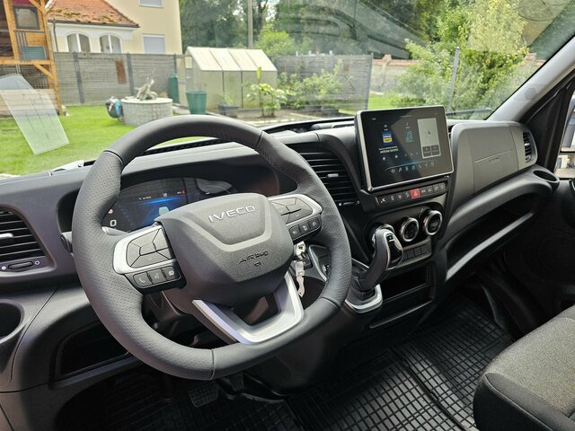 IVECO Daily 35S18HA8V DOKA Snoeks Mixto Hi-Matic 16m³ - Furgon, Dostavno vozilo z dvojno kabino: slika 4 IVECO Daily 35S18HA8V DOKA Snoeks Mixto Hi-Matic 16m³ - Furgon, Dostavno vozilo z dvojno kabino: slika 4