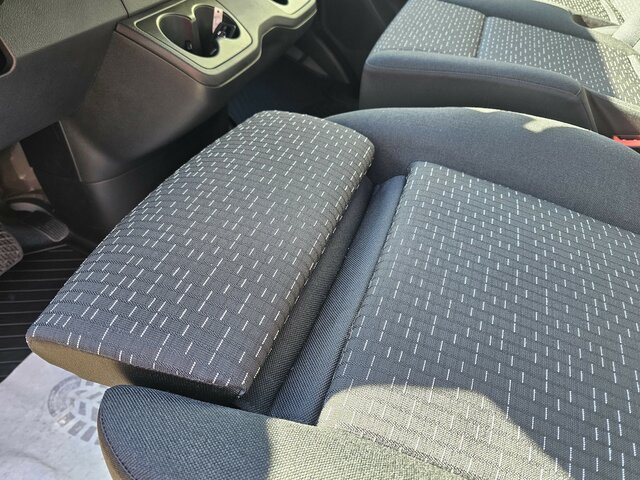 MERCEDES-BENZ Sprinter 317 CDI Kasten L2H2 AHK 3,5t MBUX10,25... - Furgon: slika 4 MERCEDES-BENZ Sprinter 317 CDI Kasten L2H2 AHK 3,5t MBUX10,25... - Furgon: slika 4