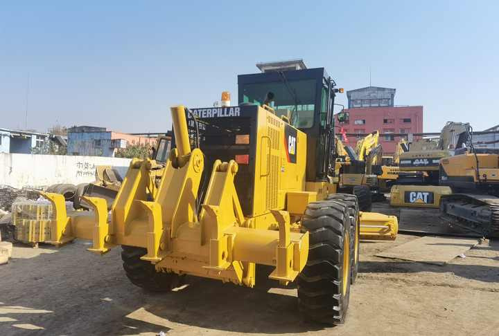 140K Japan Grader 140K 140G 140H Used Motor Graders For Caterpillar machine for sale - Greder: slika 5 140K Japan Grader 140K 140G 140H Used Motor Graders For Caterpillar machine for sale - Greder: slika 5