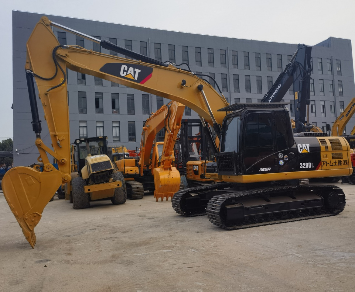 CAT 320DL Excavator - Bager goseničar: slika 2 CAT 320DL Excavator - Bager goseničar: slika 2