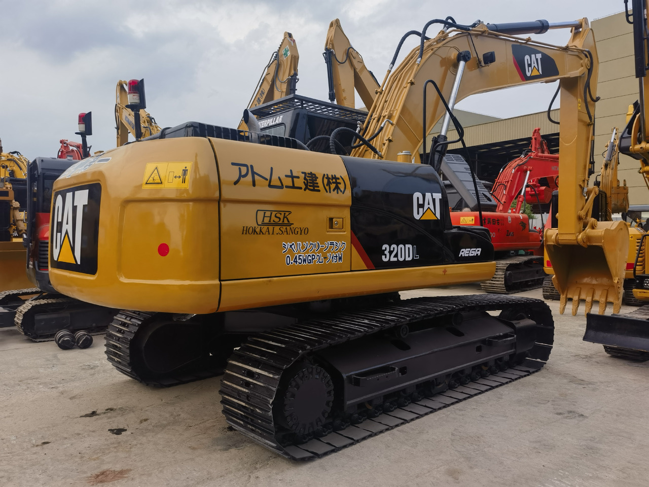 CAT 320DL Excavator - Bager goseničar: slika 3 CAT 320DL Excavator - Bager goseničar: slika 3