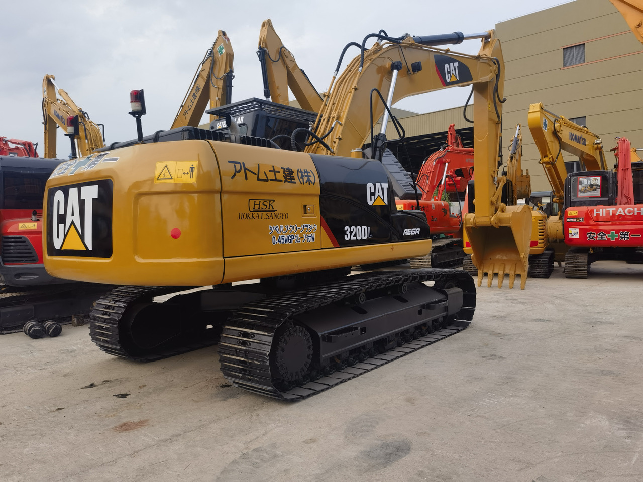 CAT 320DL Excavator - Bager goseničar: slika 3 CAT 320DL Excavator - Bager goseničar: slika 3
