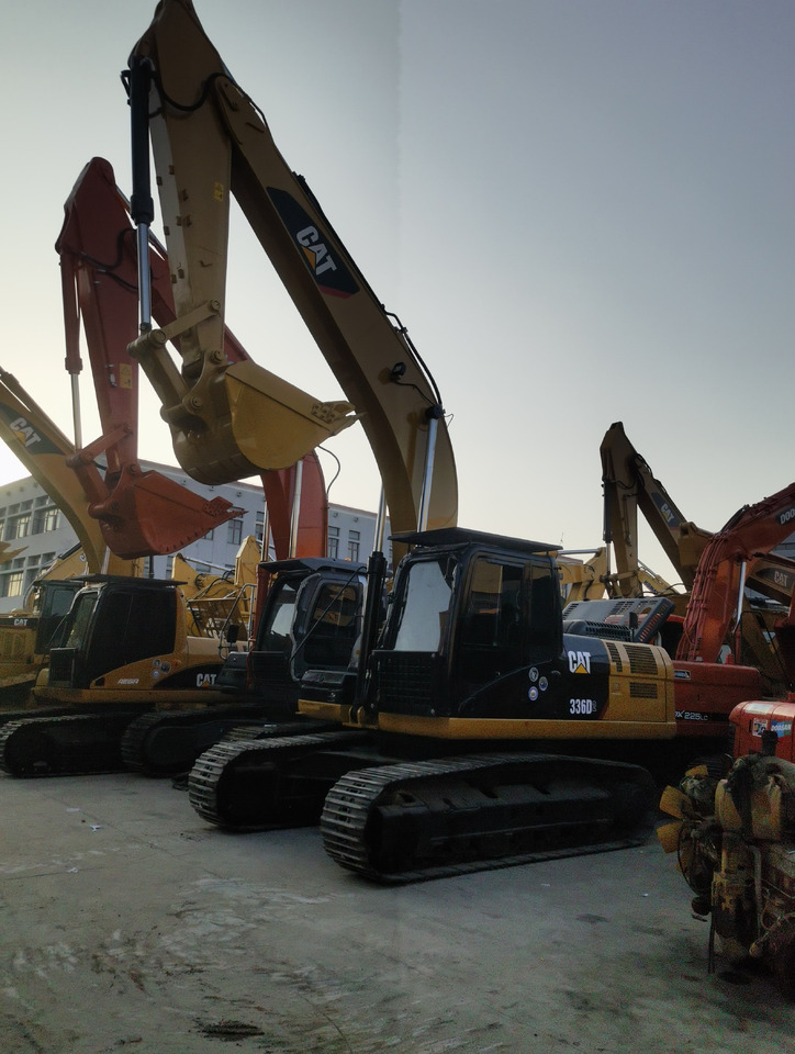 CAT 336D2 Excavator - Bager: slika 1 CAT 336D2 Excavator - Bager: slika 1