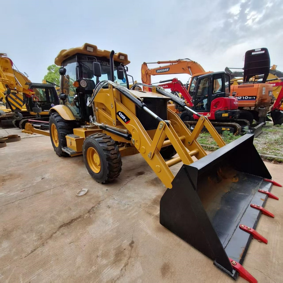 CAT 420F Backhoe Loader - Bager nakladalec: slika 1 CAT 420F Backhoe Loader - Bager nakladalec: slika 1
