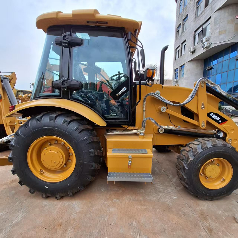 CAT 420F2 Backhoe Loader - Bager nakladalec: slika 2 CAT 420F2 Backhoe Loader - Bager nakladalec: slika 2