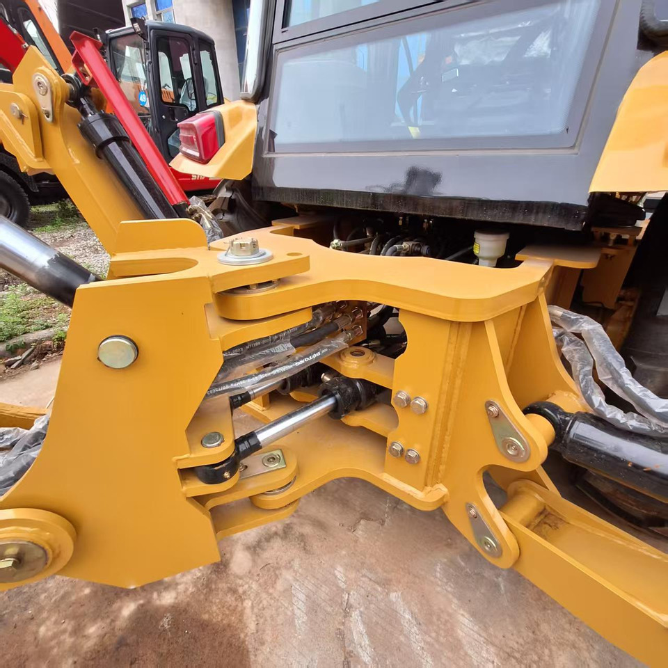 CAT 420F2 Backhoe Loader - Bager nakladalec: slika 4 CAT 420F2 Backhoe Loader - Bager nakladalec: slika 4