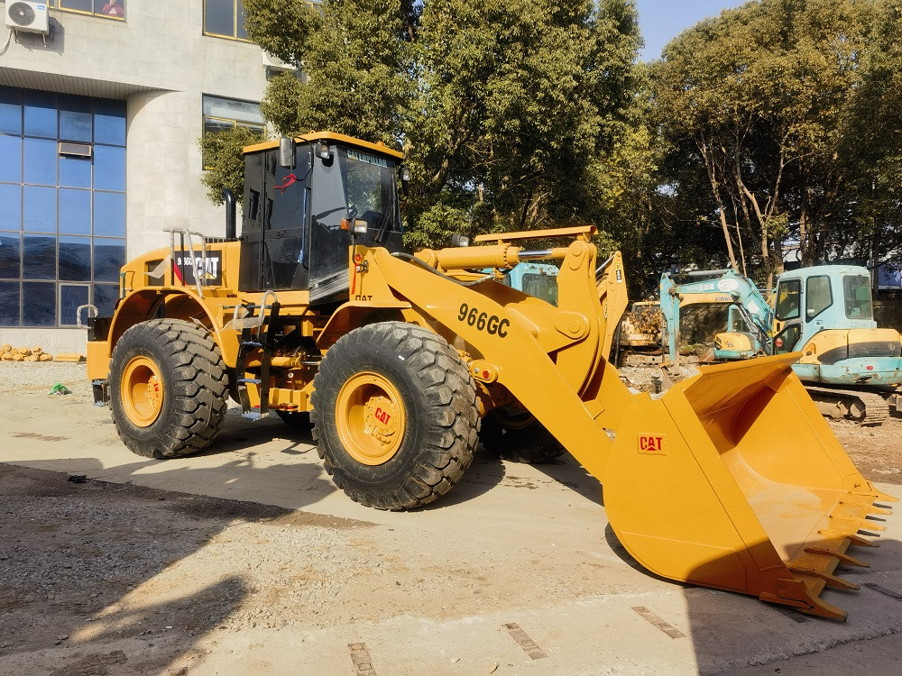 CAT 966GC - Kolesni nakladalec: slika 1 CAT 966GC - Kolesni nakladalec: slika 1