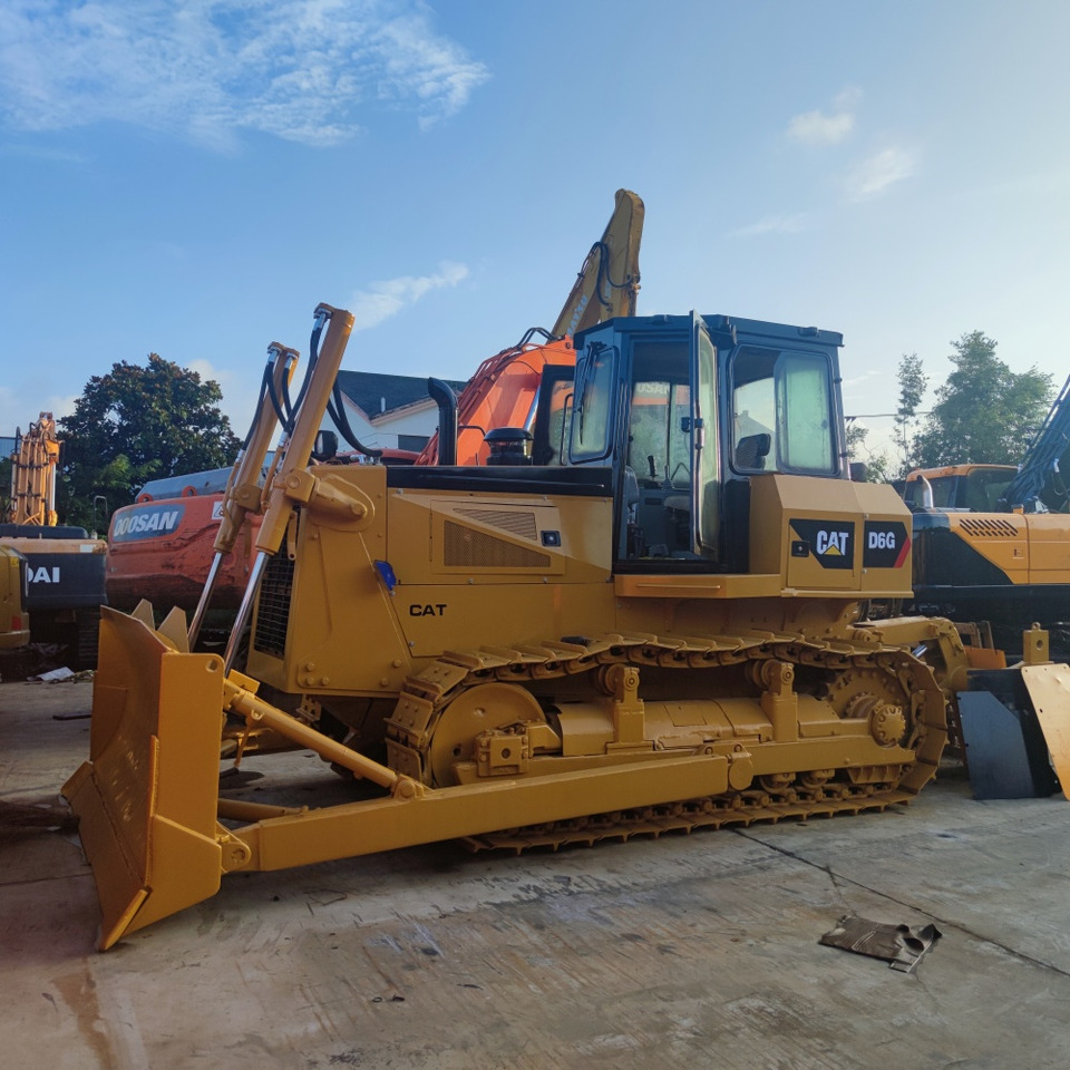 CAT D6G Bulldozer - Buldožer: slika 1 CAT D6G Bulldozer - Buldožer: slika 1