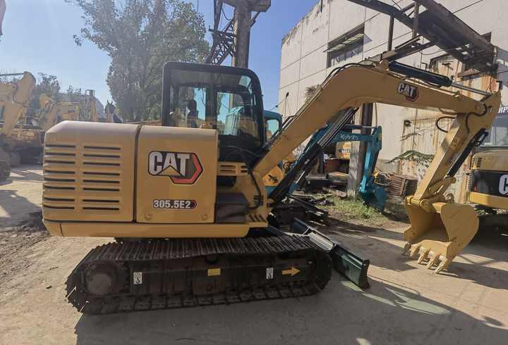 Caterpillar second hand excavator 305.5E2 digger excavator caterpillar 305.5E2 small excavator for sale - Bager goseničar: slika 4 Caterpillar second hand excavator 305.5E2 digger excavator caterpillar 305.5E2 small excavator for sale - Bager goseničar: slika 4