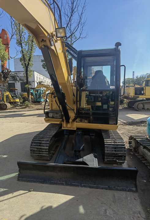 Caterpillar second hand excavator 305.5E2 digger excavator caterpillar 305.5E2 small excavator for sale - Bager goseničar: slika 5 Caterpillar second hand excavator 305.5E2 digger excavator caterpillar 305.5E2 small excavator for sale - Bager goseničar: slika 5