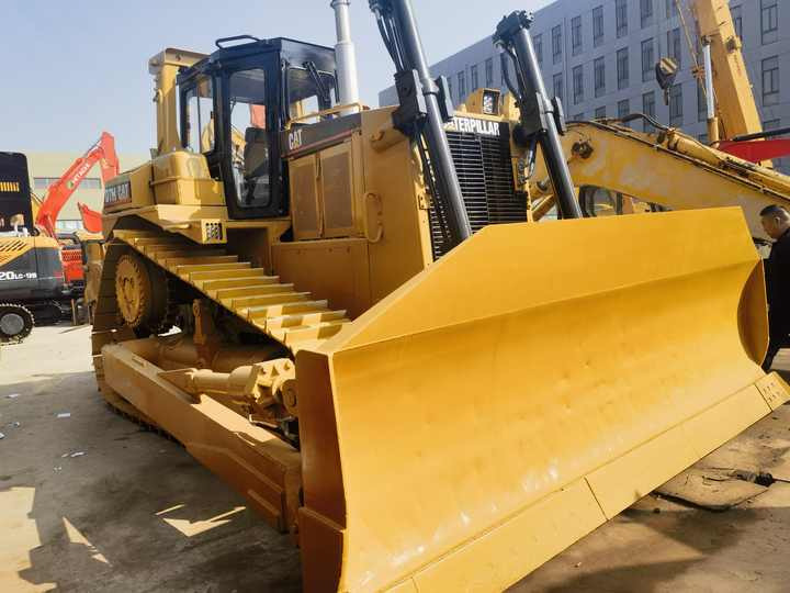 Cheap Price Used CAT Bulldozer machine Japan Caterpillar D7H D7R bulldozer dozer for sale - Buldožer: slika 4 Cheap Price Used CAT Bulldozer machine Japan Caterpillar D7H D7R bulldozer dozer for sale - Buldožer: slika 4