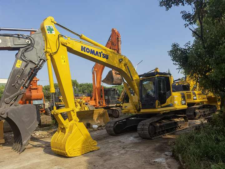 Cheap Used Japan Komatsu PC220-8 second hand excavator PC220 crawler excavator for sale - Bager goseničar: slika 3 Cheap Used Japan Komatsu PC220-8 second hand excavator PC220 crawler excavator for sale - Bager goseničar: slika 3