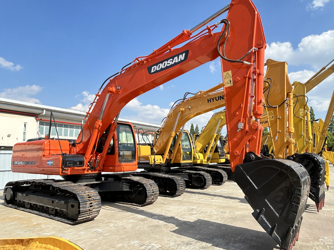 DOOSAN Doosan DX225LC Crawler excavator - Bager goseničar: slika 4 DOOSAN Doosan DX225LC Crawler excavator - Bager goseničar: slika 4