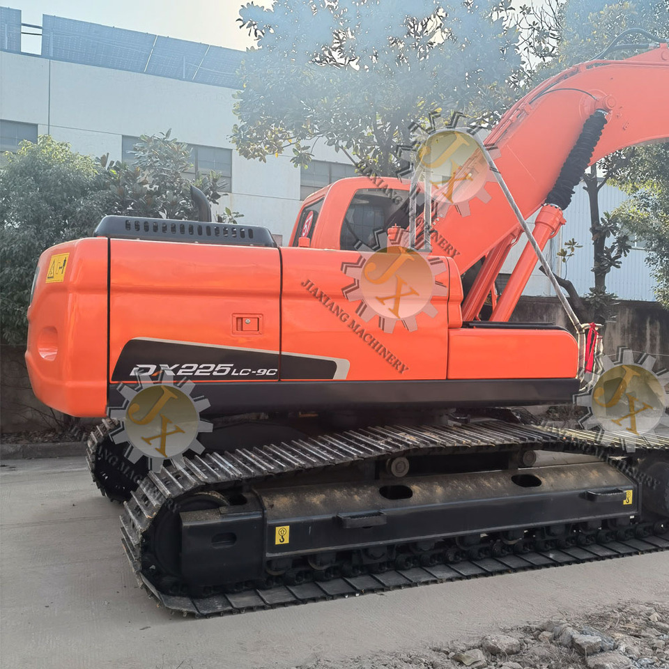 DOOSAN Doosan DX225LC Crawler excavator - Bager goseničar: slika 2 DOOSAN Doosan DX225LC Crawler excavator - Bager goseničar: slika 2