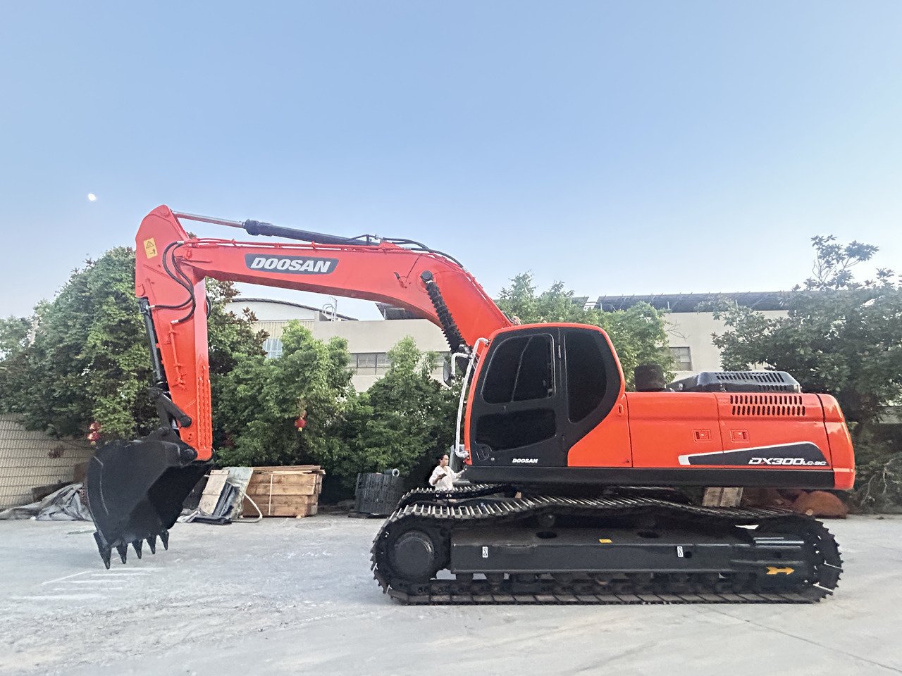 Doosan DX300LC Crawler Excavator - Bager goseničar: slika 1 Doosan DX300LC Crawler Excavator - Bager goseničar: slika 1