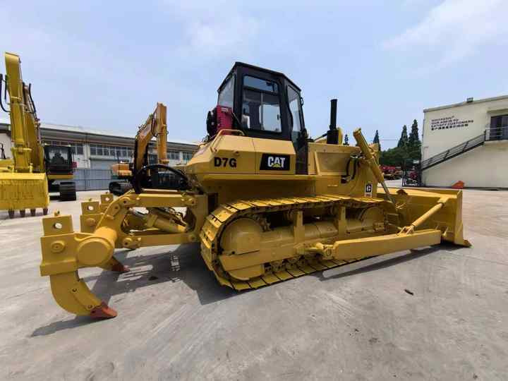 Good Performance High Quality Second Hand CAT D7G Bulldozer bulldozer used bulldozers in shanghai yard - Buldožer: slika 2 Good Performance High Quality Second Hand CAT D7G Bulldozer bulldozer used bulldozers in shanghai yard - Buldožer: slika 2