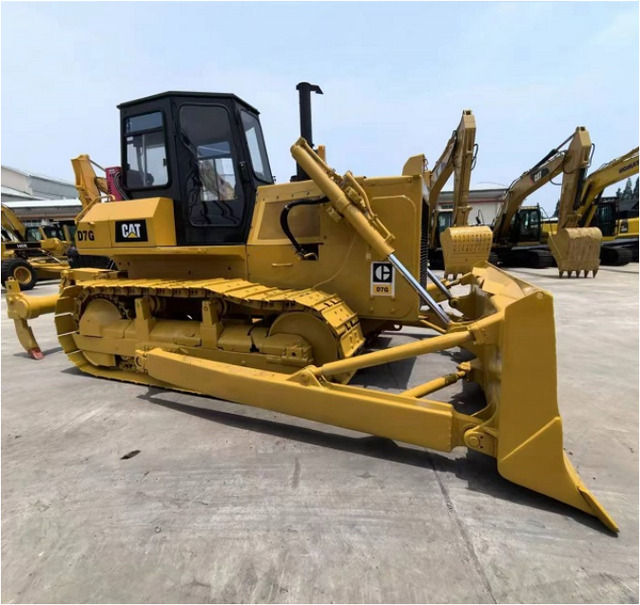 Good Performance High Quality Second Hand CAT D7G Bulldozer bulldozer used bulldozers in shanghai yard - Buldožer: slika 3 Good Performance High Quality Second Hand CAT D7G Bulldozer bulldozer used bulldozers in shanghai yard - Buldožer: slika 3
