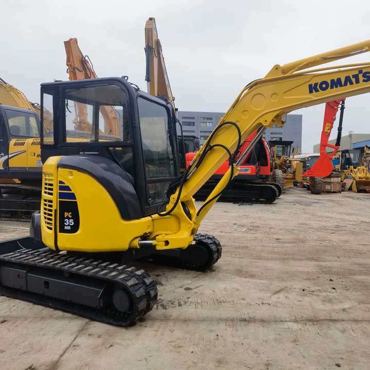 KOMATSU PC35 used excavators mini excavators 3.5 ton used KOMATSU excavators price for sale - Bager goseničar: slika 1 KOMATSU PC35 used excavators mini excavators 3.5 ton used KOMATSU excavators price for sale - Bager goseničar: slika 1