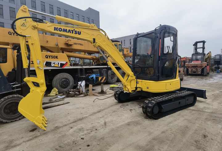 KOMATSU PC35 used excavators mini excavators 3.5 ton used KOMATSU excavators price for sale - Bager goseničar: slika 2 KOMATSU PC35 used excavators mini excavators 3.5 ton used KOMATSU excavators price for sale - Bager goseničar: slika 2
