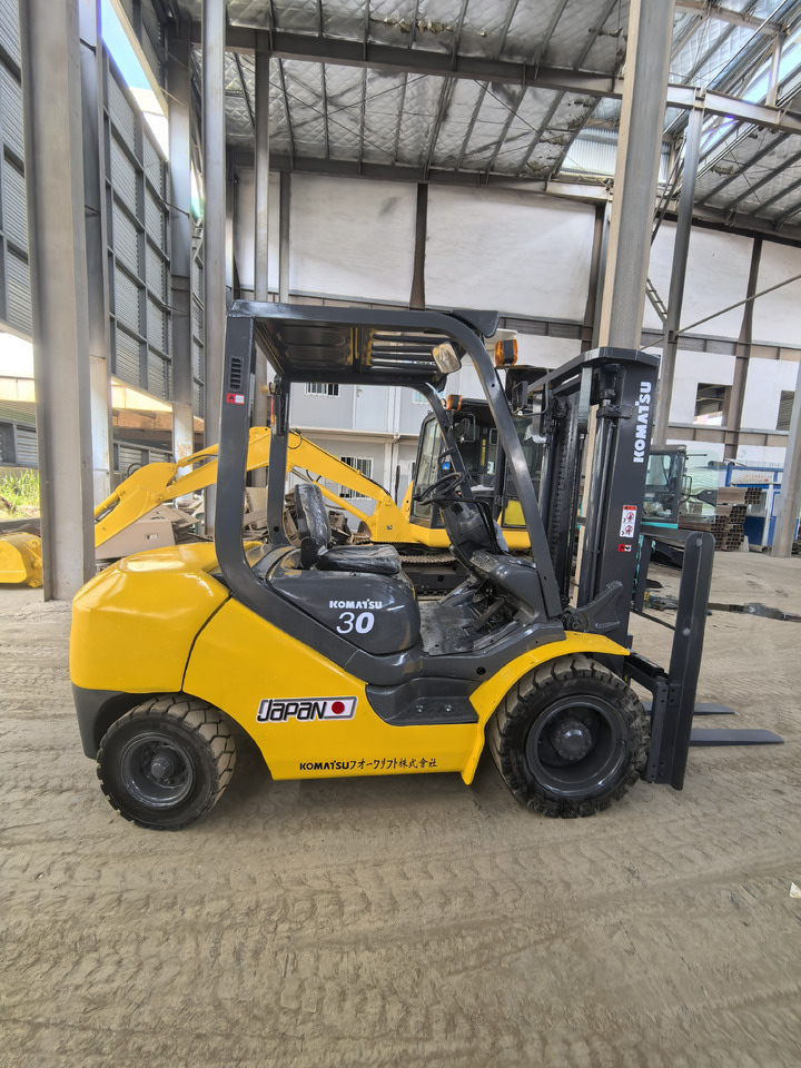 Komatsu FD30 Forklift - Diesel viličar: slika 2 Komatsu FD30 Forklift - Diesel viličar: slika 2