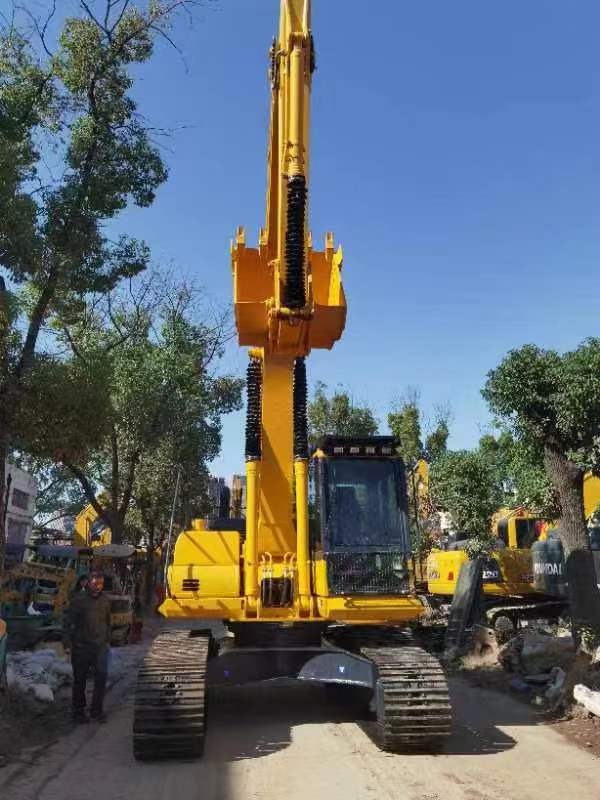 Komatsu PC200-8 Excavator - Bager goseničar: slika 4 Komatsu PC200-8 Excavator - Bager goseničar: slika 4