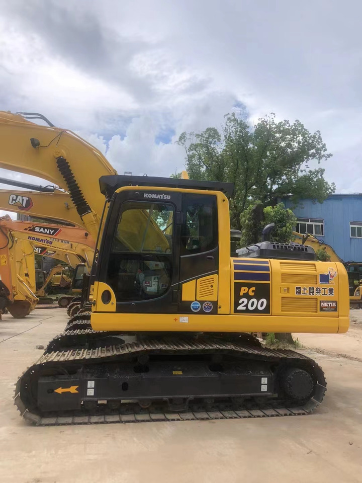 Komatsu PC200-8 Excavator - Bager goseničar: slika 1 Komatsu PC200-8 Excavator - Bager goseničar: slika 1