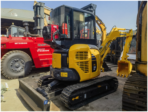 Komatsu mini excavator PC35MR cheap for sale Komatsu digger excavator 3.5 ton used excavator PC35 for sale - Bager goseničar: slika 1 Komatsu mini excavator PC35MR cheap for sale Komatsu digger excavator 3.5 ton used excavator PC35 for sale - Bager goseničar: slika 1