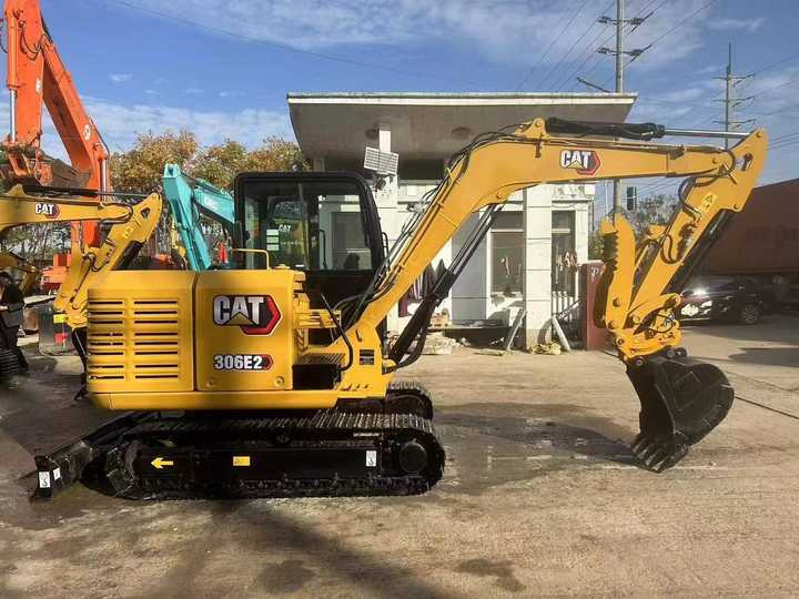 Lowest price used cat 306E2 small crawler digger caterpillar 306e2 mini excavator for sale - Bager goseničar: slika 4 Lowest price used cat 306E2 small crawler digger caterpillar 306e2 mini excavator for sale - Bager goseničar: slika 4
