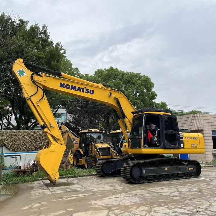 Original Japan cheap used excavator komatsu pc220 pc220-8 22 ton crawler Excavator for Sale - Bager goseničar: slika 2 Original Japan cheap used excavator komatsu pc220 pc220-8 22 ton crawler Excavator for Sale - Bager goseničar: slika 2
