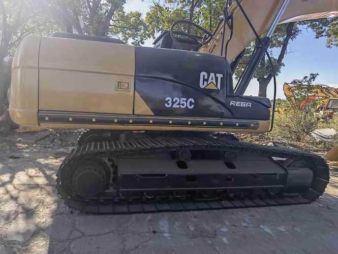 Second Hand CAT 325C high quality and good performance machine digger crawler used excavator in stock - Bager goseničar: slika 3 Second Hand CAT 325C high quality and good performance machine digger crawler used excavator in stock - Bager goseničar: slika 3