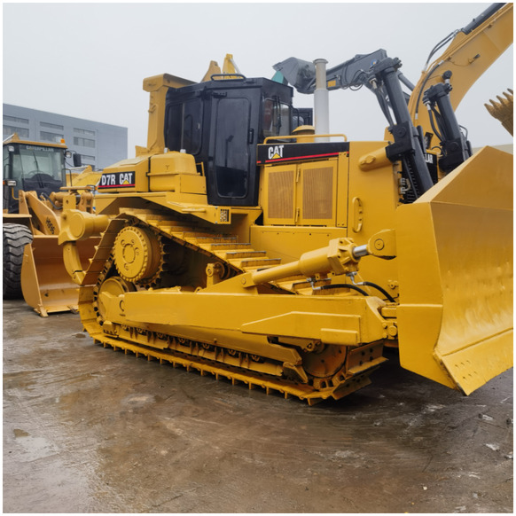 Second Hand Caterpillar CAT D7G D7R Bulldozer Used CAT D7R in stock in shanghai yard - Buldožer: slika 1 Second Hand Caterpillar CAT D7G D7R Bulldozer Used CAT D7R in stock in shanghai yard - Buldožer: slika 1