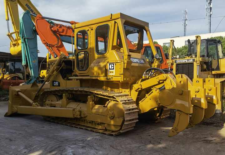 Second Hand good condition and high quality cat d7g bulldozer caterpillar used Bulldozer cat D7g for sale - Buldožer: slika 2 Second Hand good condition and high quality cat d7g bulldozer caterpillar used Bulldozer cat D7g for sale - Buldožer: slika 2