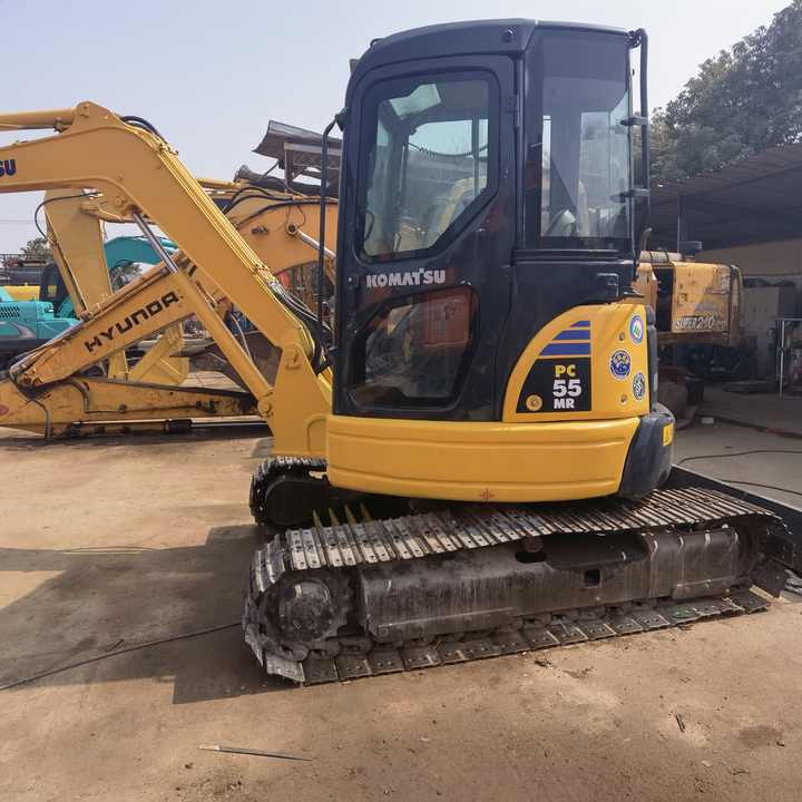 Second hand excavators Komatsu mini excavator PC55MR digger PC35 PC55 PC65 used excavator for sale - Mini bager: slika 3 Second hand excavators Komatsu mini excavator PC55MR digger PC35 PC55 PC65 used excavator for sale - Mini bager: slika 3