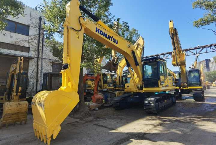 Secondhand komatsu pc220-8 excavator low price high quality Japan Komatsu Excavator PC220-8 for sale - Bager goseničar: slika 2 Secondhand komatsu pc220-8 excavator low price high quality Japan Komatsu Excavator PC220-8 for sale - Bager goseničar: slika 2