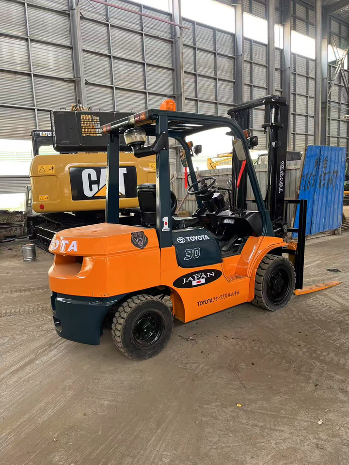 Toyota FD30 Forklift - Diesel viličar: slika 5 Toyota FD30 Forklift - Diesel viličar: slika 5