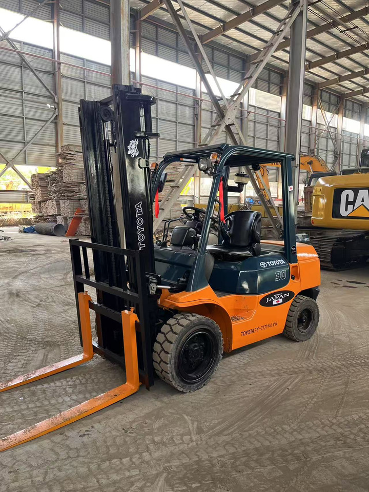 Toyota FD30 Forklift - Diesel viličar: slika 1 Toyota FD30 Forklift - Diesel viličar: slika 1