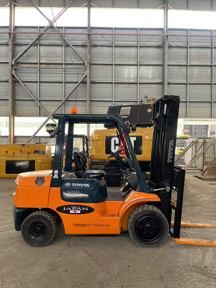 Toyota FD30 Forklift - Diesel viličar: slika 3 Toyota FD30 Forklift - Diesel viličar: slika 3