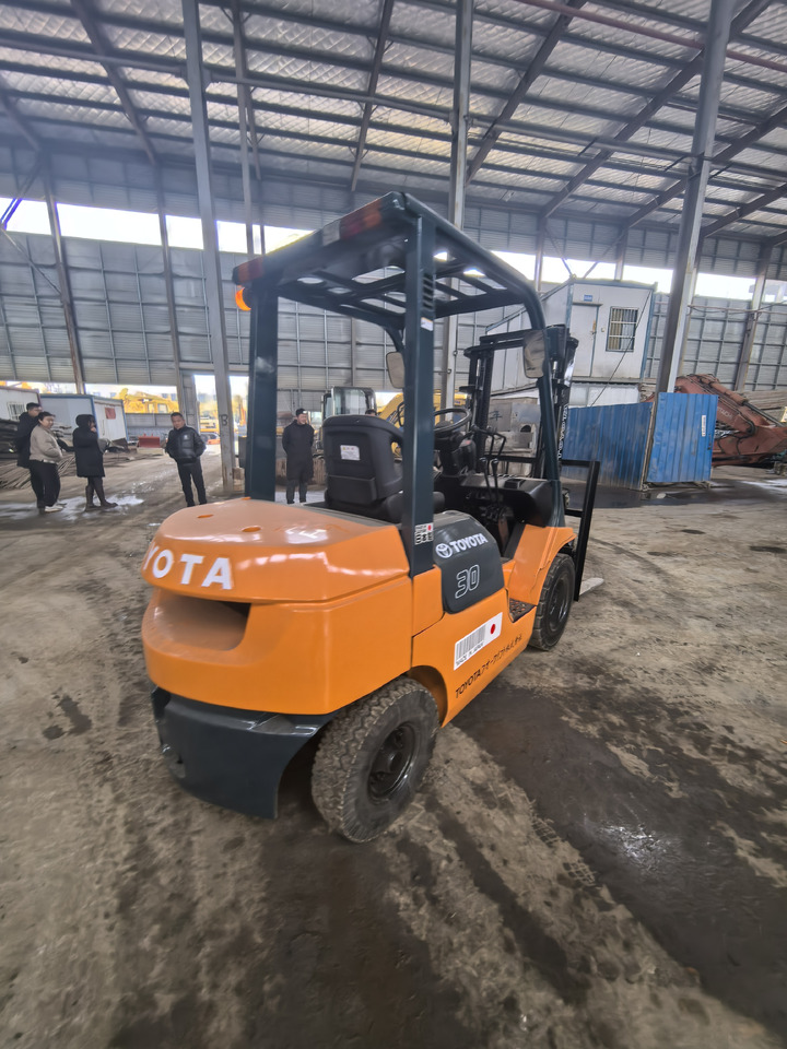 Toyota FD30 forklift - Diesel viličar: slika 3 Toyota FD30 forklift - Diesel viličar: slika 3