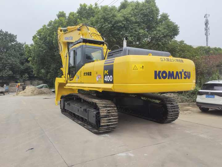 Used Komatsu excavator PC220-8 second hand hydraulic crawler excavator PC400-7 for sale - Bager goseničar: slika 2 Used Komatsu excavator PC220-8 second hand hydraulic crawler excavator PC400-7 for sale - Bager goseničar: slika 2