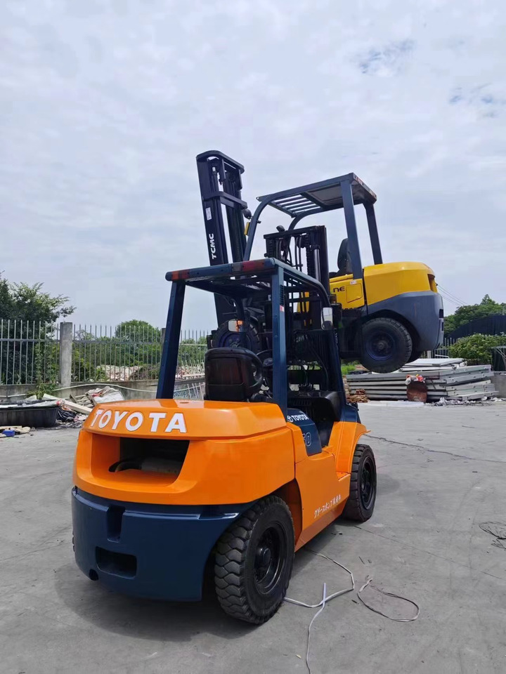 Used Toyota FD50 Diesel forklift - Diesel viličar: slika 4 Used Toyota FD50 Diesel forklift - Diesel viličar: slika 4