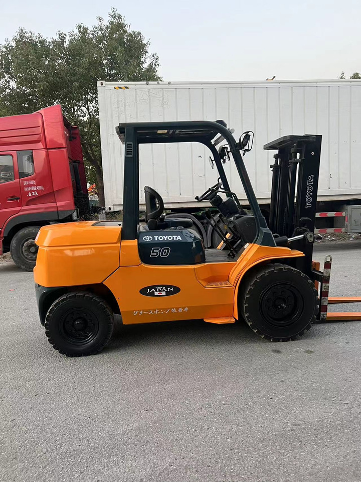 Used Toyota FD50 Diesel forklift - Diesel viličar: slika 4 Used Toyota FD50 Diesel forklift - Diesel viličar: slika 4