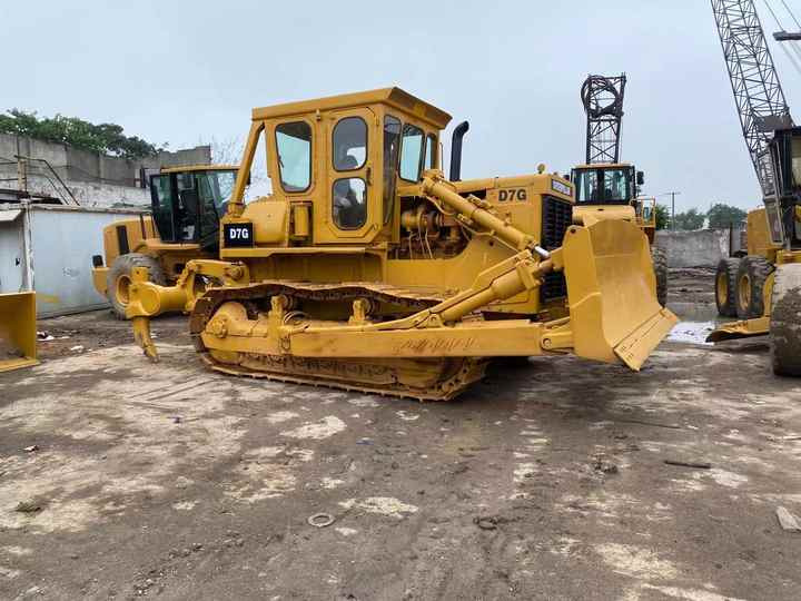 Fast delivery and low working conditions Used CAT bulldozer D7G Second-hand Caterpillar Bulldozer D7G in stock - Buldožer: slika 3 Fast delivery and low working conditions Used CAT bulldozer D7G Second-hand Caterpillar Bulldozer D7G in stock - Buldožer: slika 3