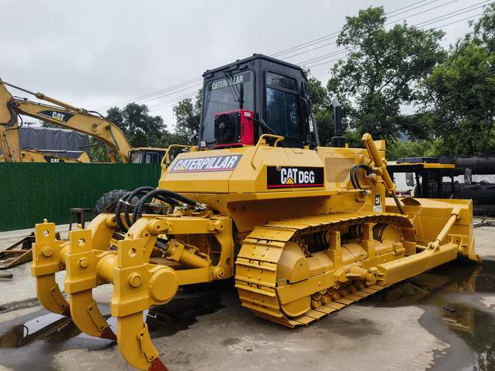 Used crawler bulldozer for high quality used cat bulldozer low price and hot sales CAT D6G bulldozer - Buldožer: slika 4 Used crawler bulldozer for high quality used cat bulldozer low price and hot sales CAT D6G bulldozer - Buldožer: slika 4
