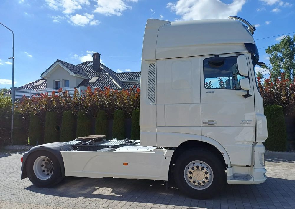 DAF XF 480 SUPER SPACE CAB z PEŁNYM ADR + HYDRAULIKA - Vlačilec: slika 4 DAF XF 480 SUPER SPACE CAB z PEŁNYM ADR + HYDRAULIKA - Vlačilec: slika 4