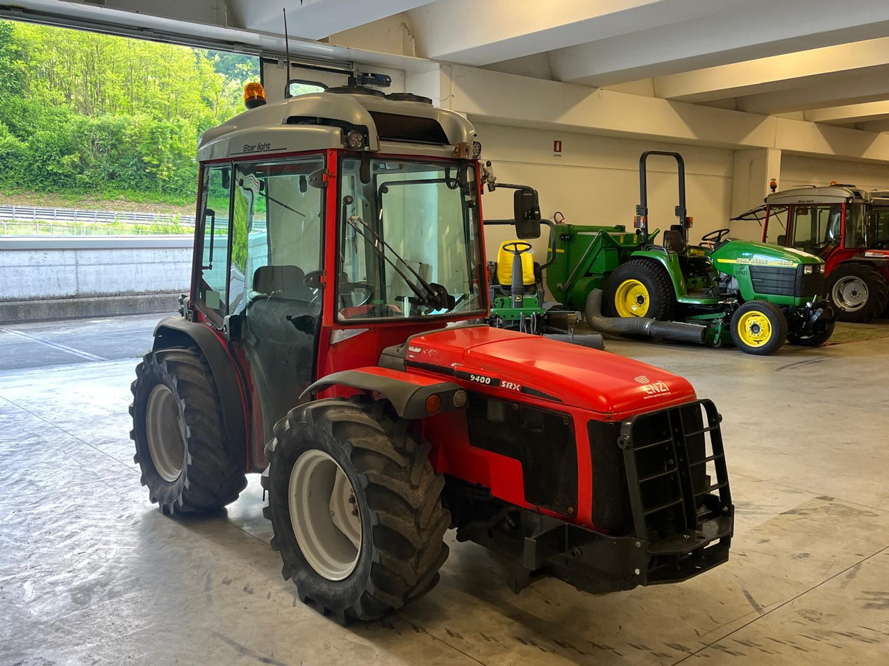 ANTONIO CARRARO SRX 9400 - Traktor: slika 2 ANTONIO CARRARO SRX 9400 - Traktor: slika 2